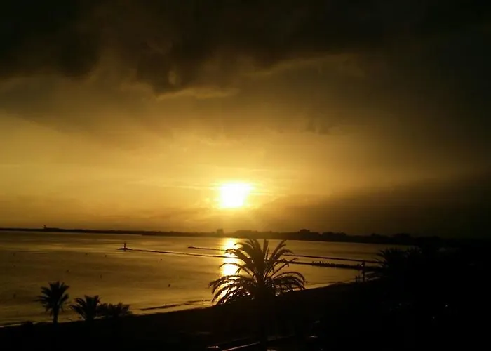 Ferran Paqui شقة *